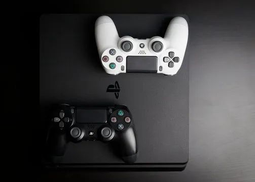 PLAYSTATION 4 FAT