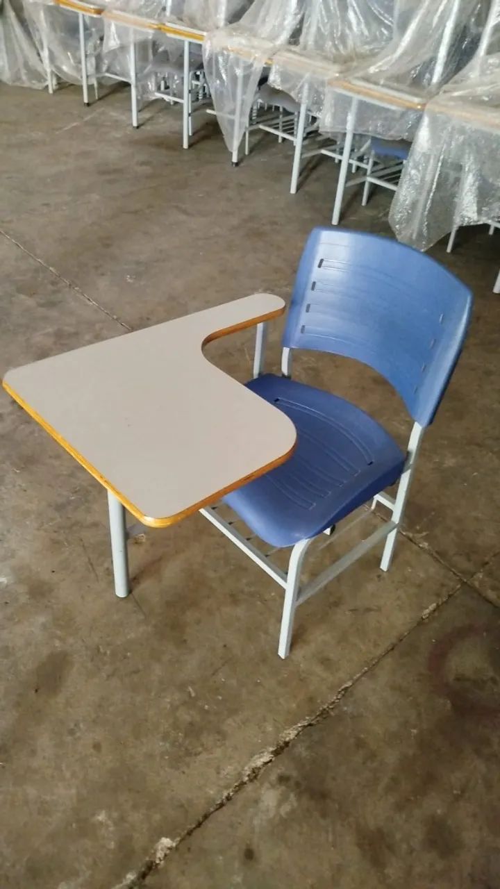 CARTEIRA ESCOLAR COM PRANCHETA 