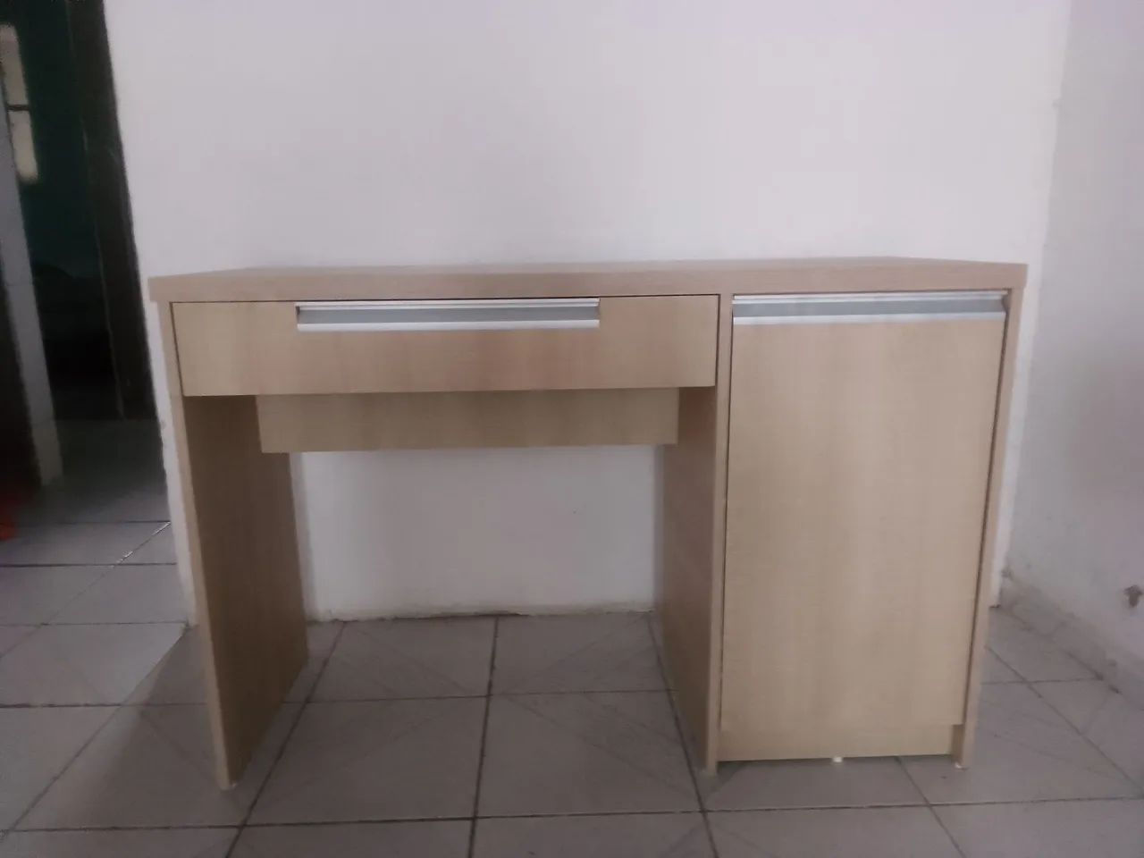 Mesa de maquiagem em MDF 