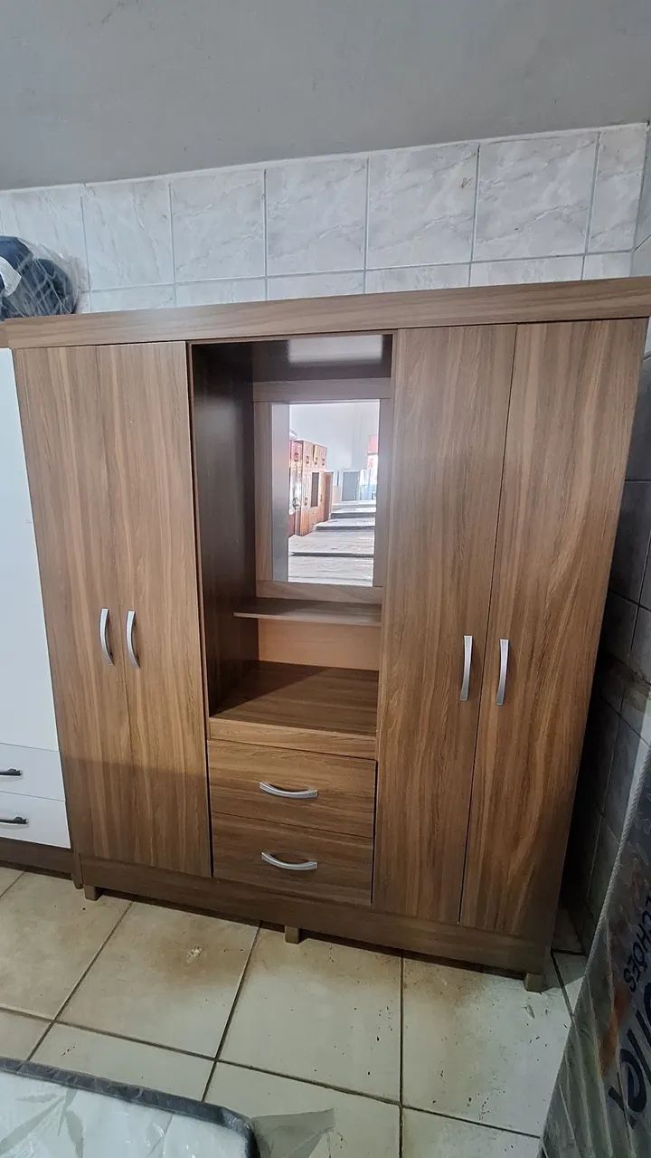 Guarda roupa capelinha novo