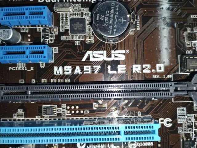 Placa-mãe Asus M5a97 Le R2.0 Am3+ Ddr3 Amd 970 Usada - Foto 4