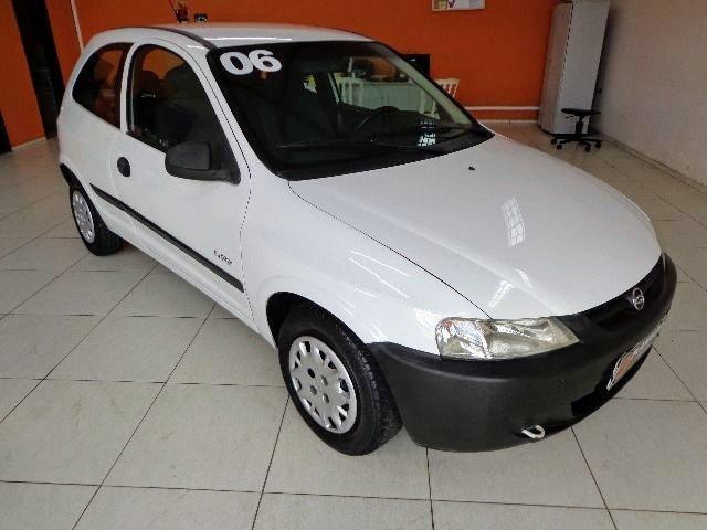 GM/ Celta Life 2006 AR e GNV/ 6.900,00