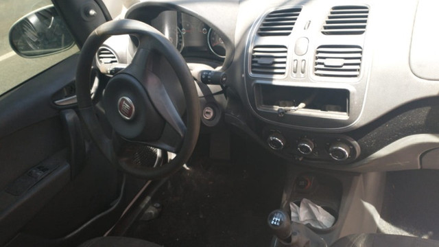Sucata fiat palio attractive 1.0 17/17 - Foto 4