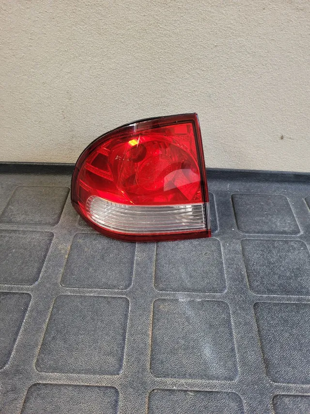Lanterna traseira esquerda corsa classic