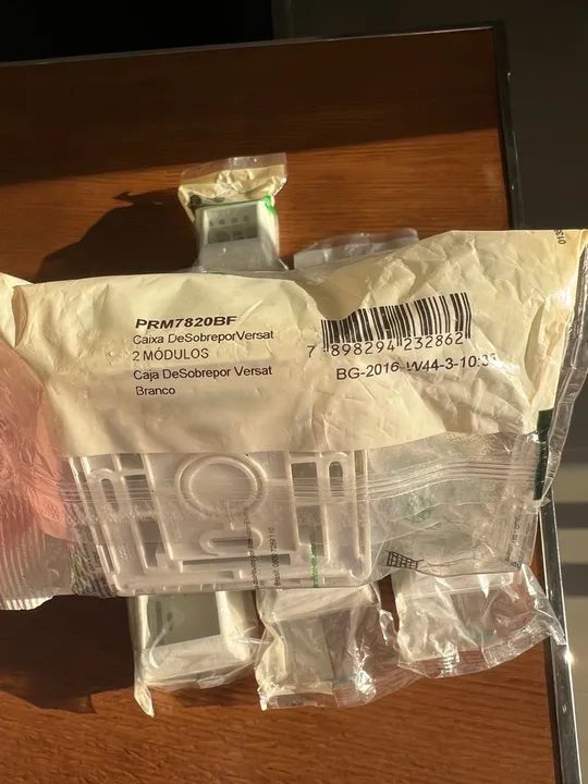 Caixa sobrepor Schneider Toc Tec PRM7820BF 9 unidades - Foto 3