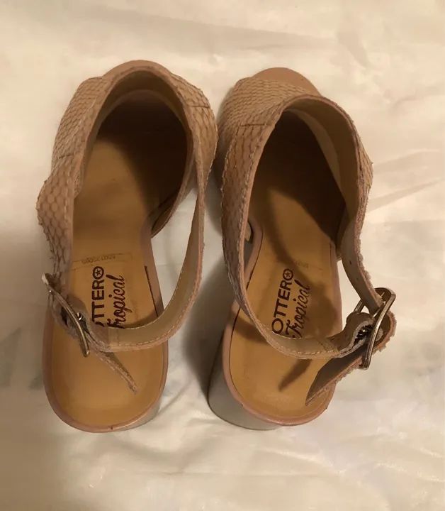 Linda sandália marca Botero, super nova, pouco usada, número 35 - Foto 4