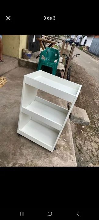 Mesa auxiliar branca com 3 prateleiras e rodinhas - Foto 2