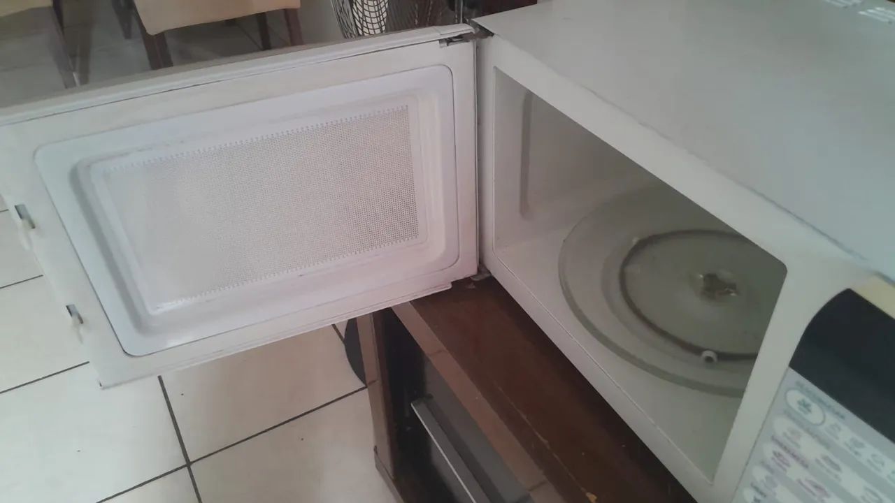 Micro-ondas Electrolux 31 litros em excelente estado  - Foto 4