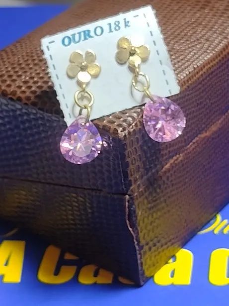 Par Brincos Trevo Ouro 18 Kilates 2.80 Gramas Zircônias 10 mm Todo 23 mm  - Foto 2
