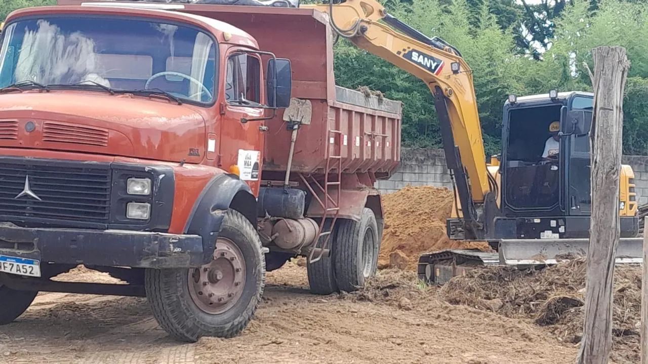 Terraplanagem caminhão retroescavadeira bobcat Escavadeira Escavadeirinha rolo 