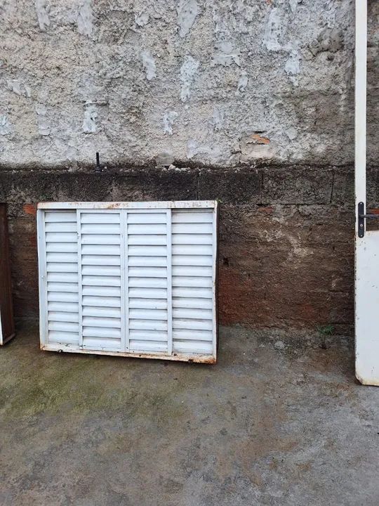 2 janelas em alumínio 01 portão 02 galinheiro  - Foto 2