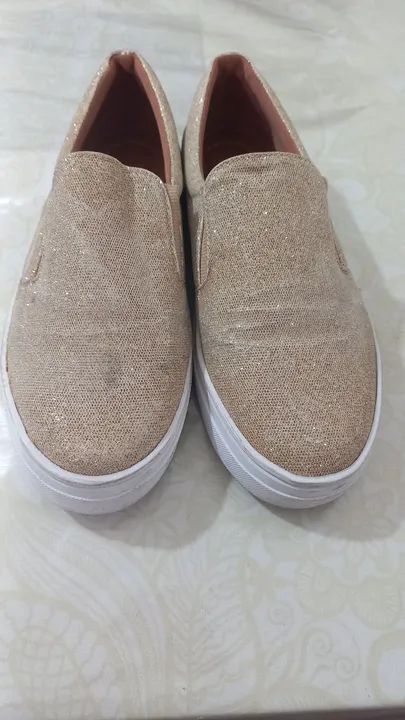 Tênis slip on dourado brilhante tamanho 36 Calçados Vila Bauab