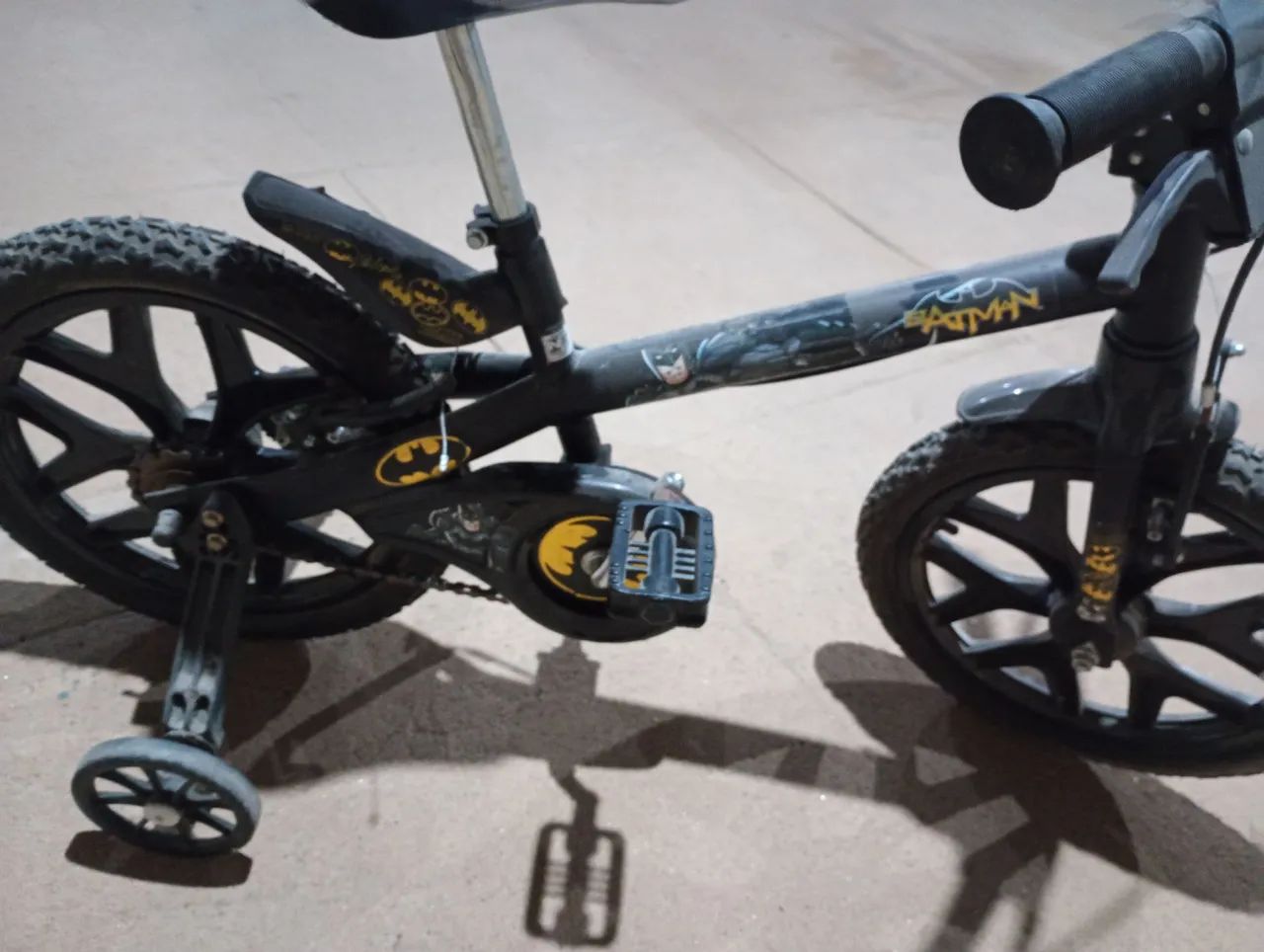 Bicicleta infantil do Batman  - Foto 3