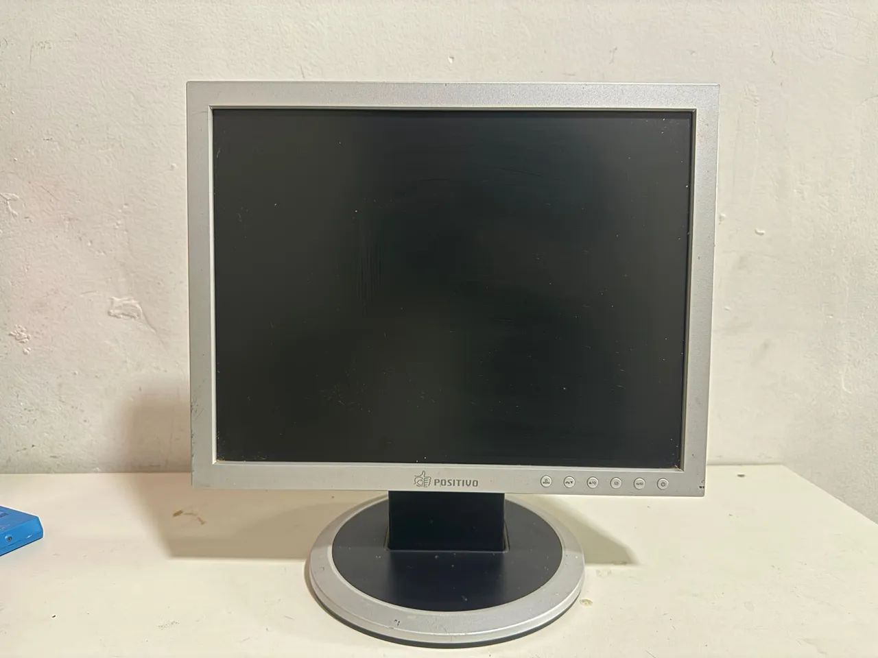 Monitor Positivo 15 ' Polegadas , funcionando perfeitamente