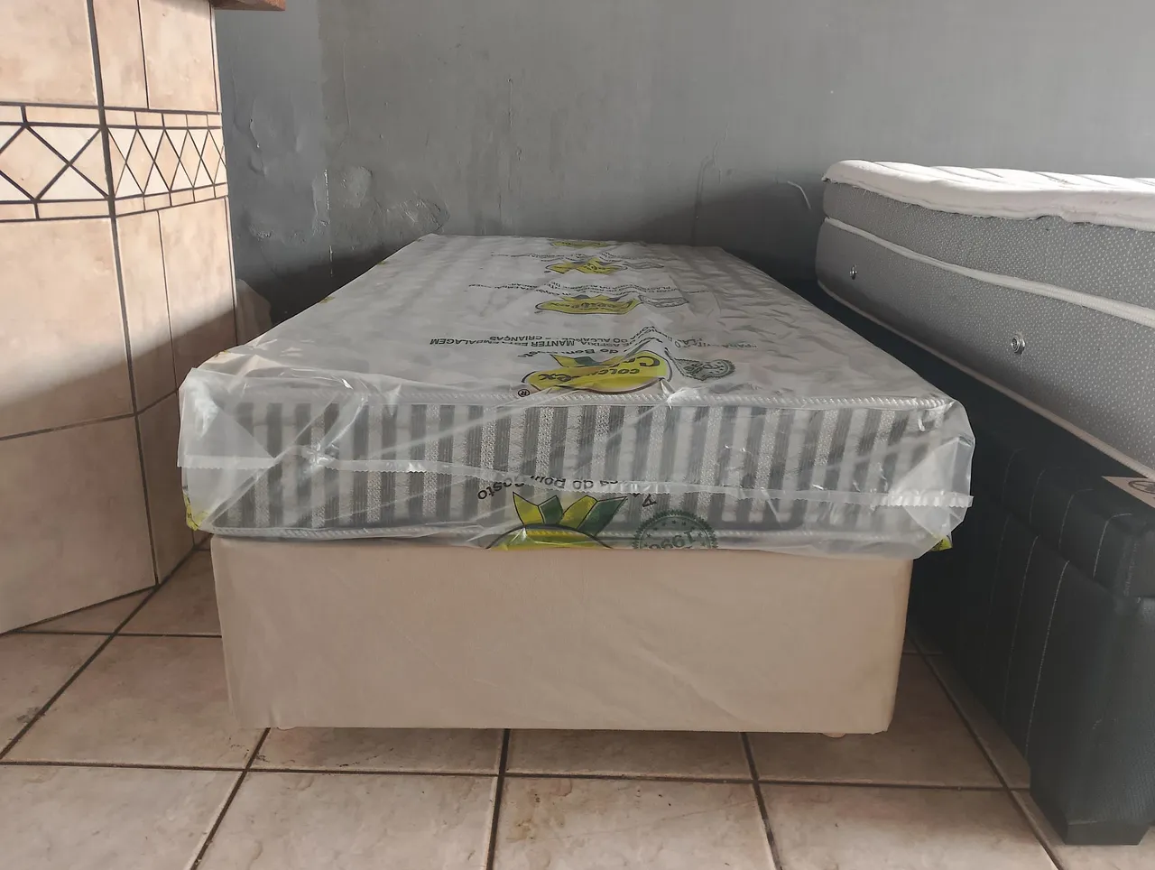 Colchão Solteiro Novo com Base Box