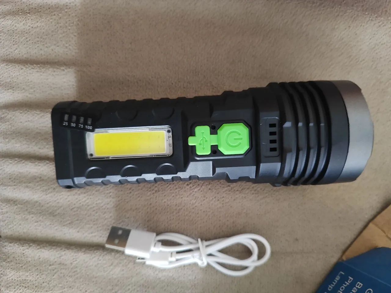 Lanterna de Led com placa Solar Recarregável (Nova - nunca utilizada) - Foto 4