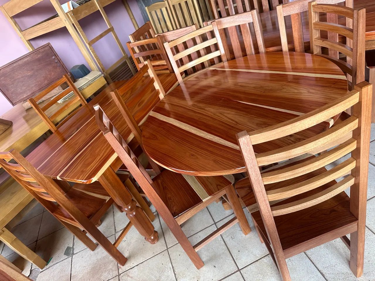 Mesa 4 cadeiras pernas torneadas  - Foto 4