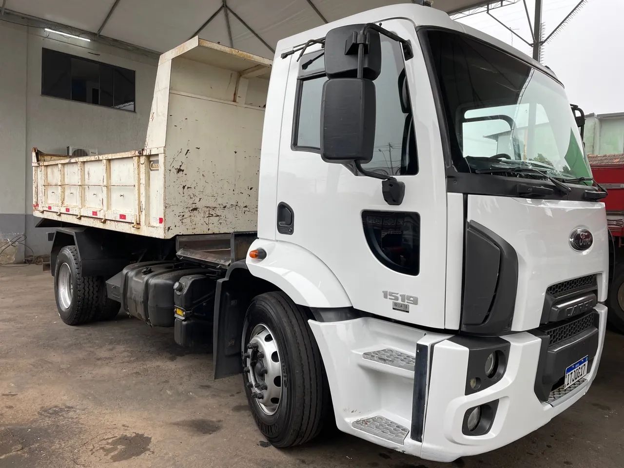 CARGO 1519 13  muito novo