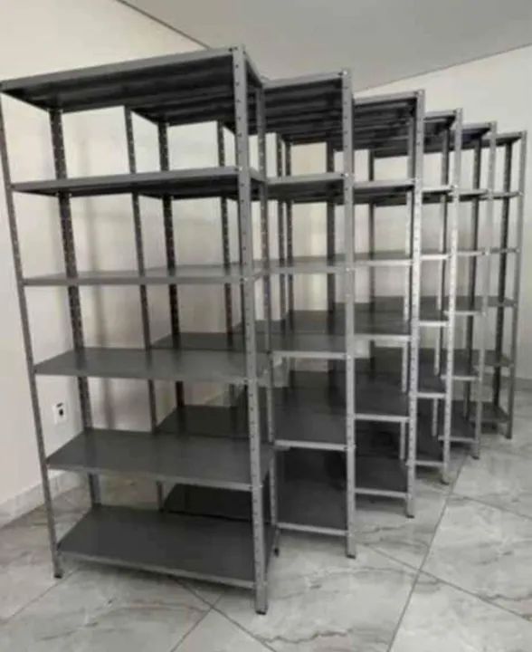 Prateleiras reforçadas usadas