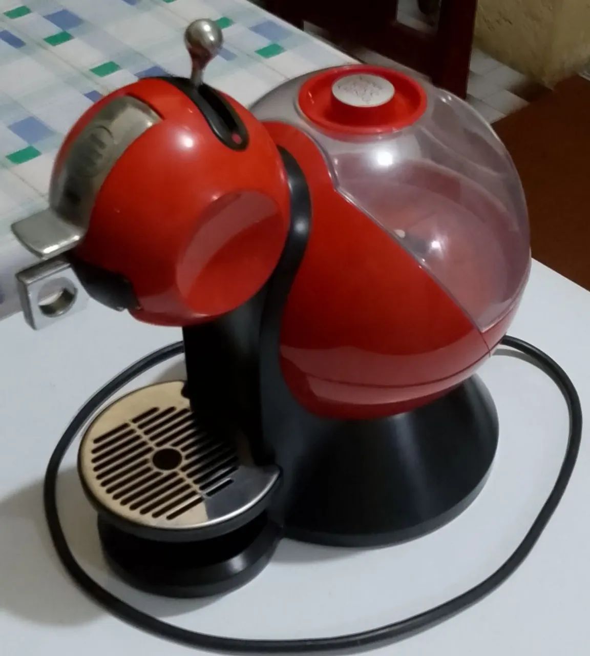 Cafeteira Dolce Gusto Arno vermelha 110V em ótimo estado.