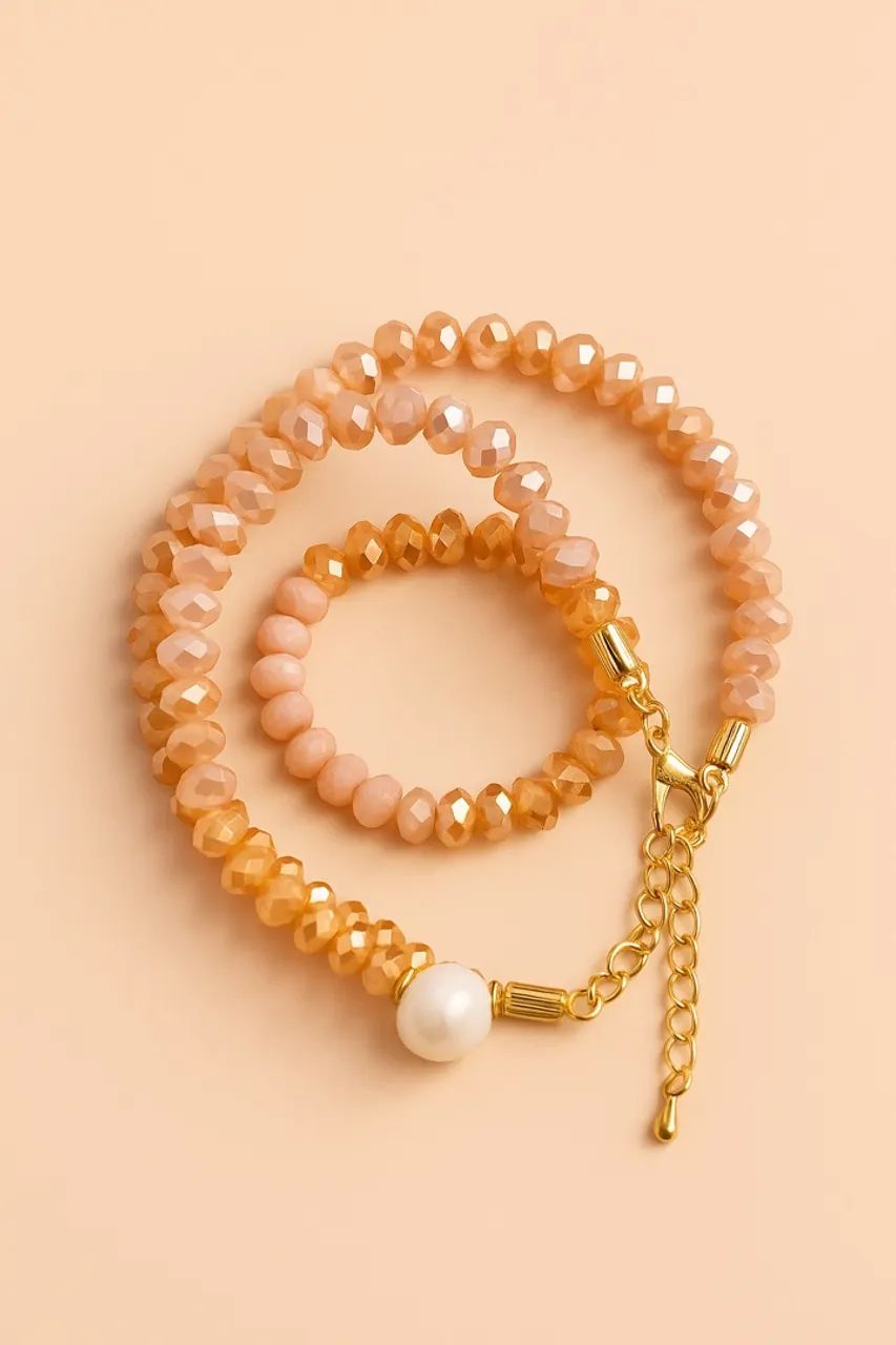 Colar de pérolas brilhosas 