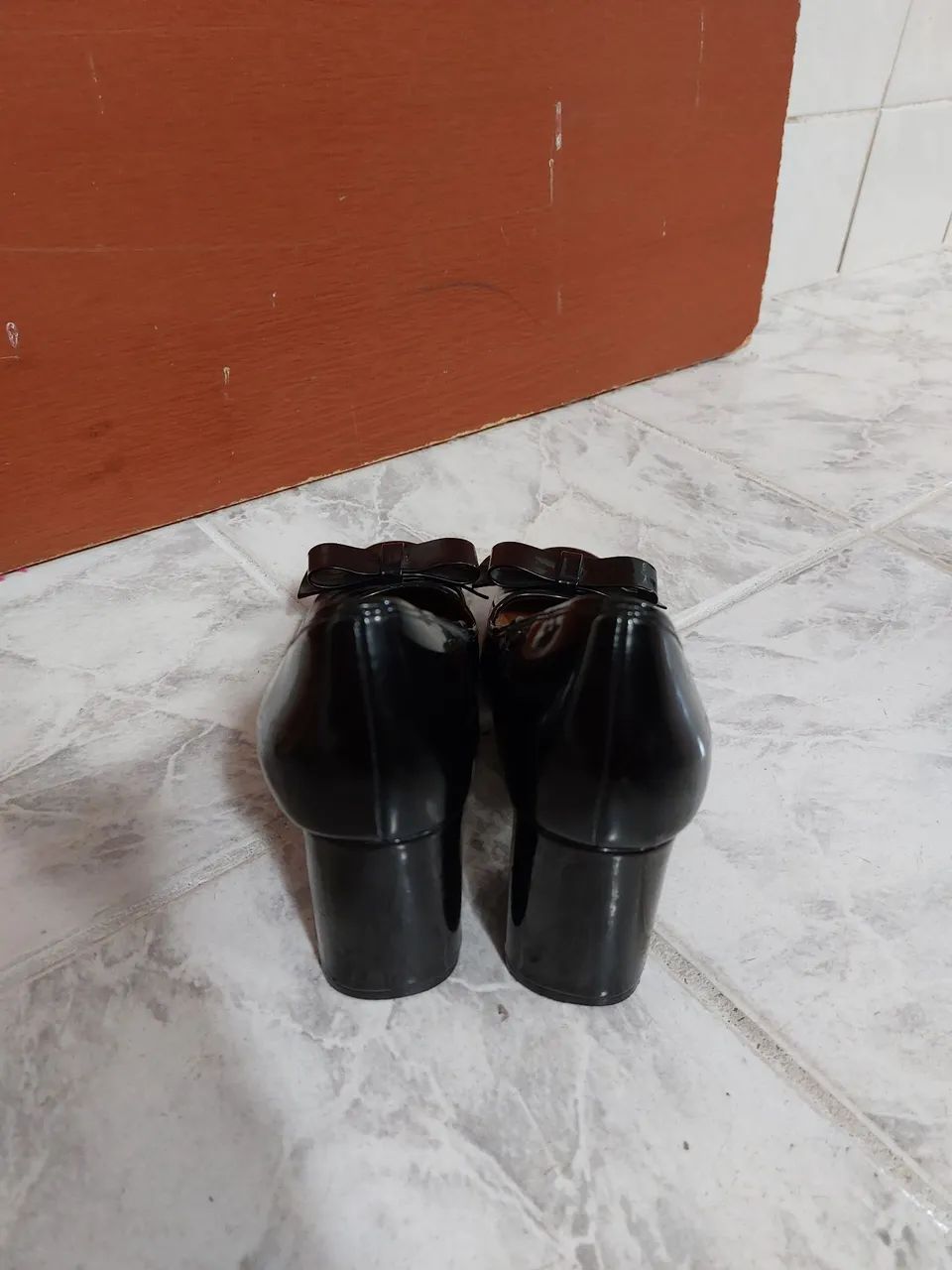 Sapatos Pretos com Laço marca Dariely - Foto 2