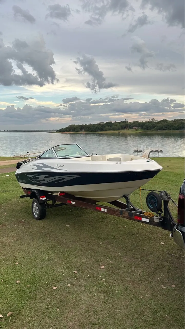 Lancha Ventura Comfort 18 pés 90hp 4t