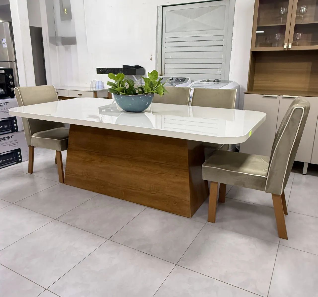 Mesa de 2.20 com 6 cadeiras  - Foto 3