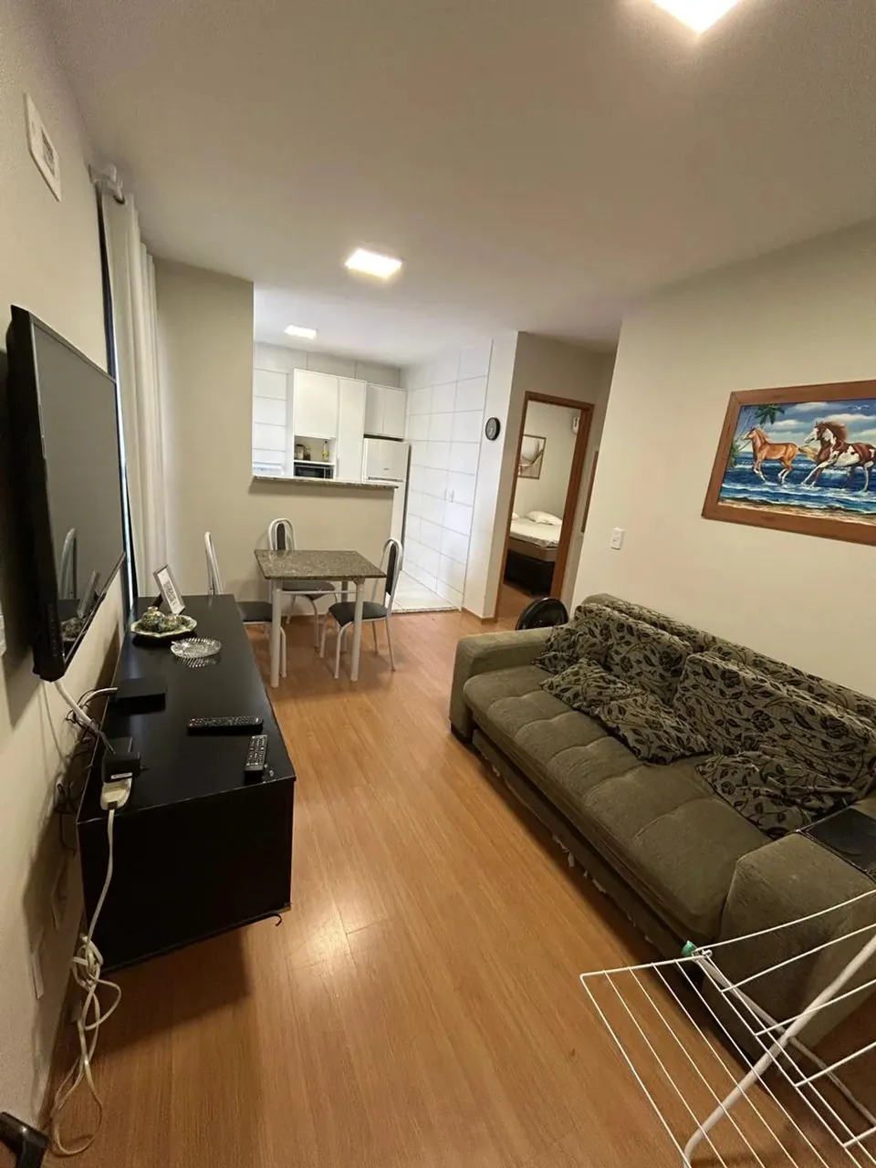 Alugo excelente apartamento no Portal do sol, 02 quartos, R$ 2.000,00 Cond. Incluso
