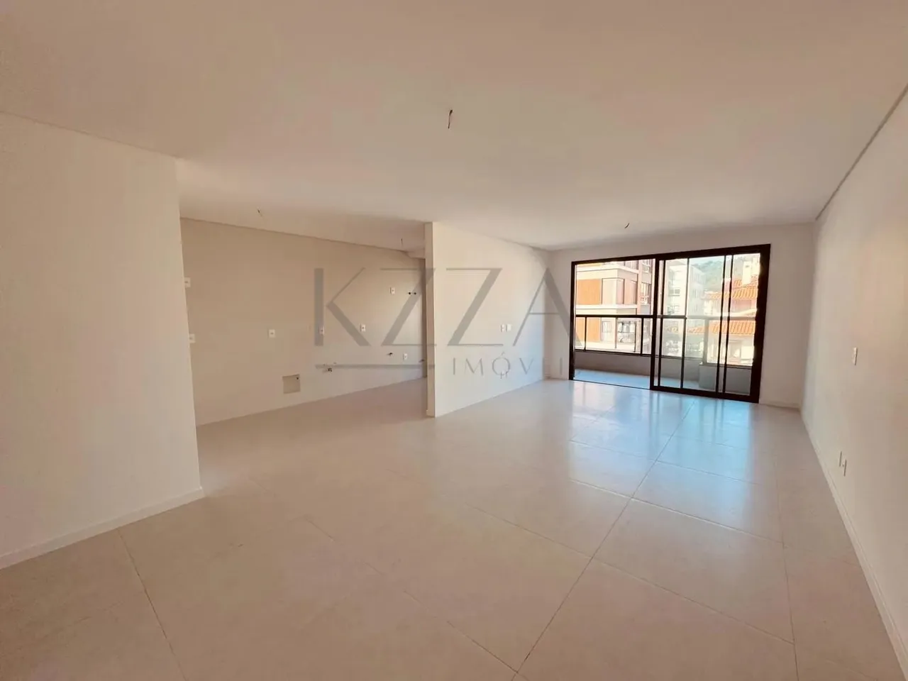 Apartamento para Venda em Florianópolis, Jurerê, 3 dormitórios, 3 suítes, 4 banheiros, 2 v