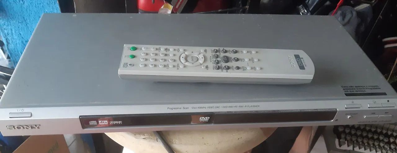 ALO COLECIONADOR  LOTE DE CDs É DVDS  de Música Sertaneja - E UM  APARELHO DE DVD   - Foto 4