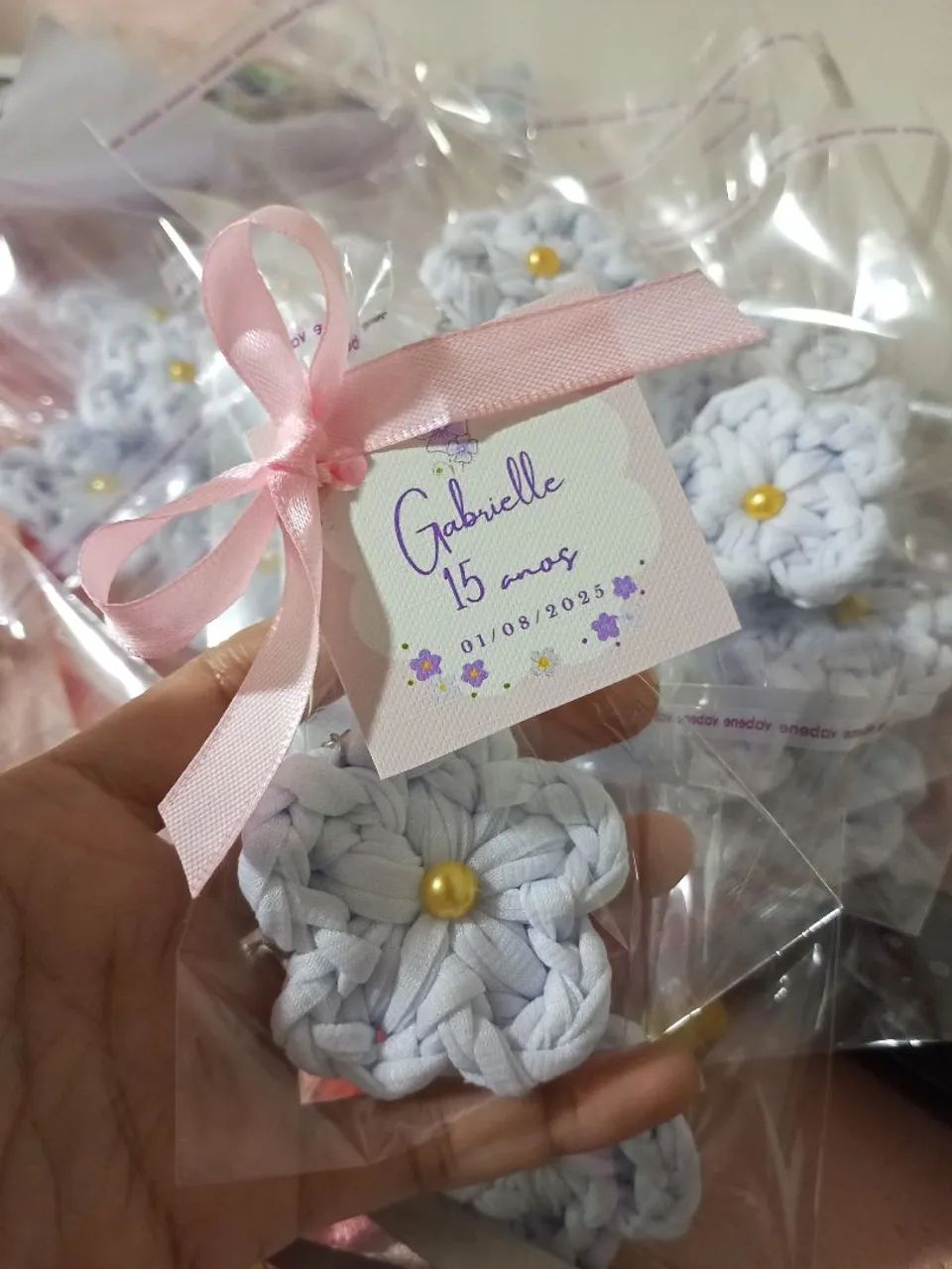 Lembrancinhas Flores de Crochê com tag personalizada