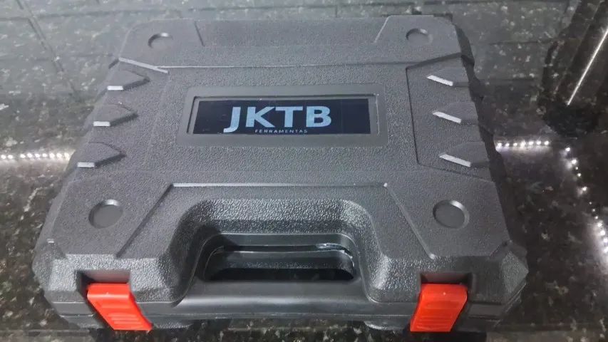 FURADEIRA/PARAFUSADEIRA IMPACTO 2 BATERIAS 36V - Foto 3