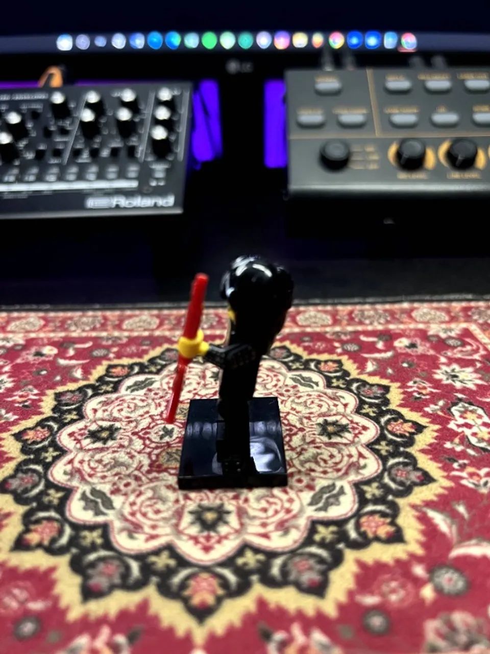 LEGO Minifigures 12 -  Rock Star  - Foto 2