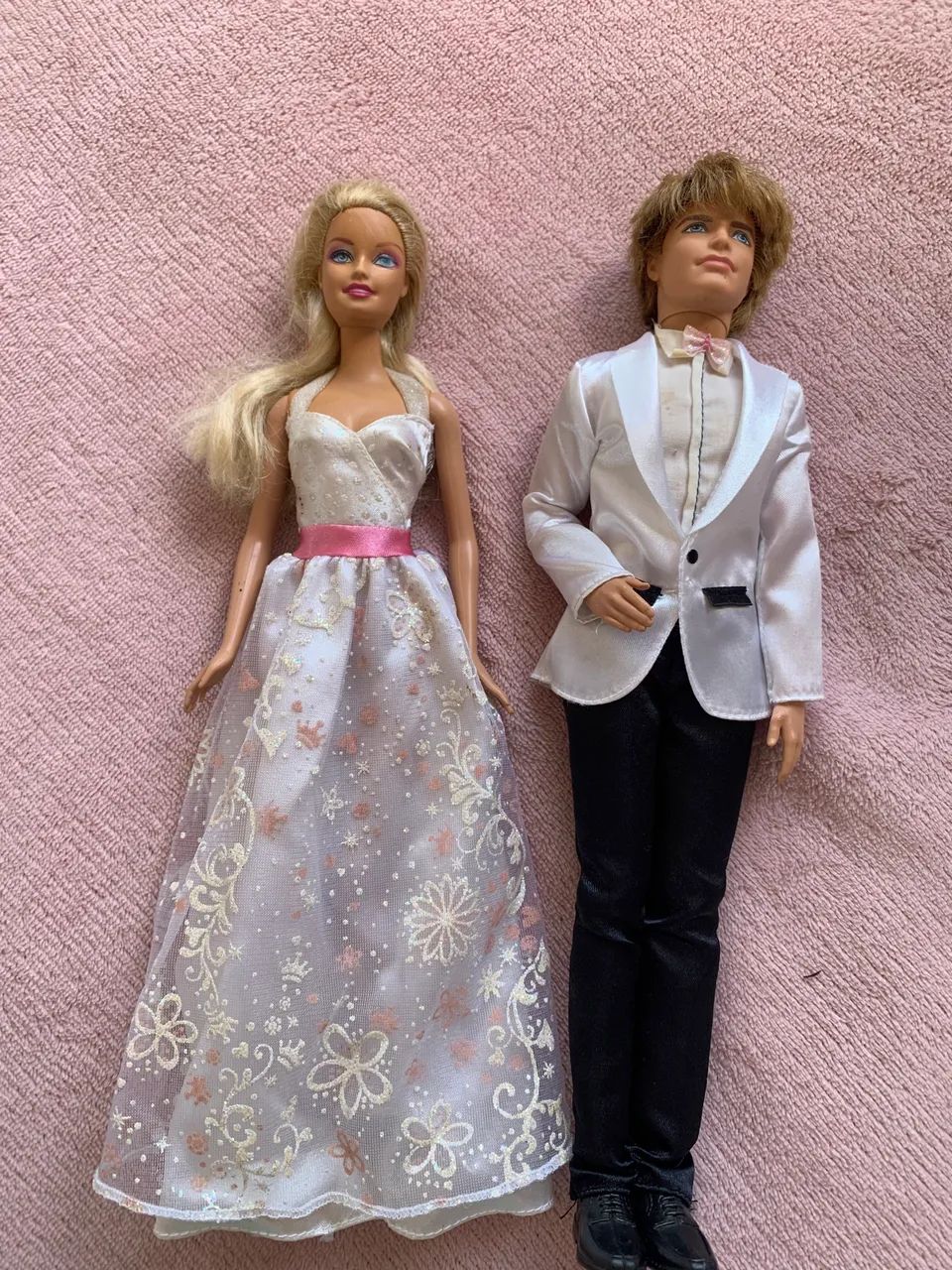 Barbie noiva  e ken 