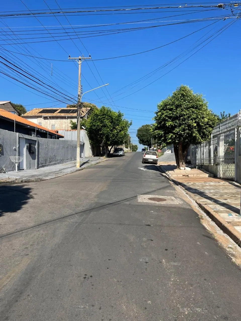 3 casas no Jardim Cuiabá , boas para transformar em comercial ou moradia 