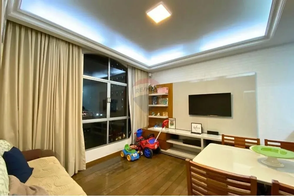 Apartamento na Praia do Canto: 2 Quartos, Elevador e Conforto Exclusivo!