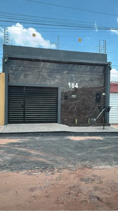 ÁGIO DE CASA COM 2 VAGAS DE GARAGEM