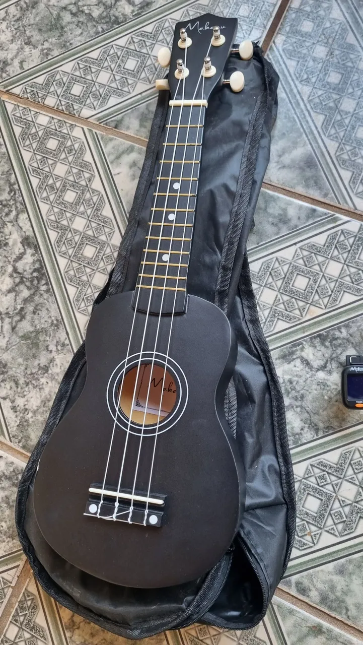 Ukulele Mahalo Preto com Capa
