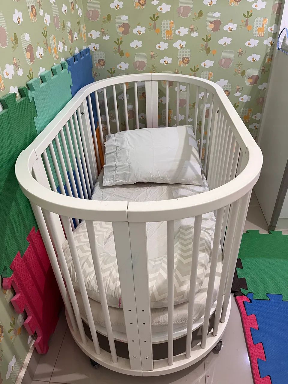 Berço sleep crescer oval madeira maciça 4 em 1