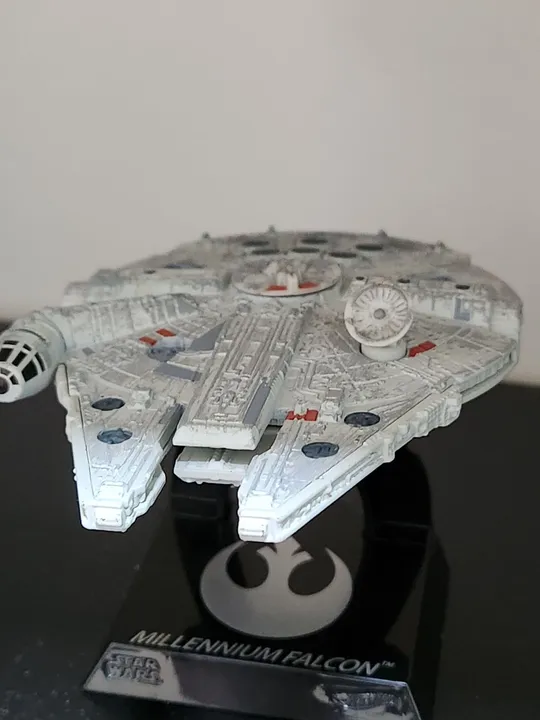 ITEM DE COLECIONADOR - Millennium Falcon - Star Wars - Brinquedo