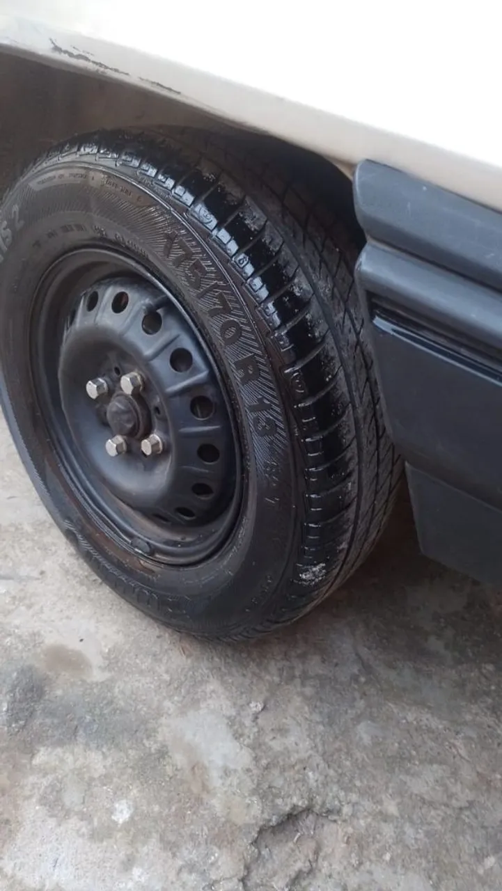 Roda e pneu 175/70 R13