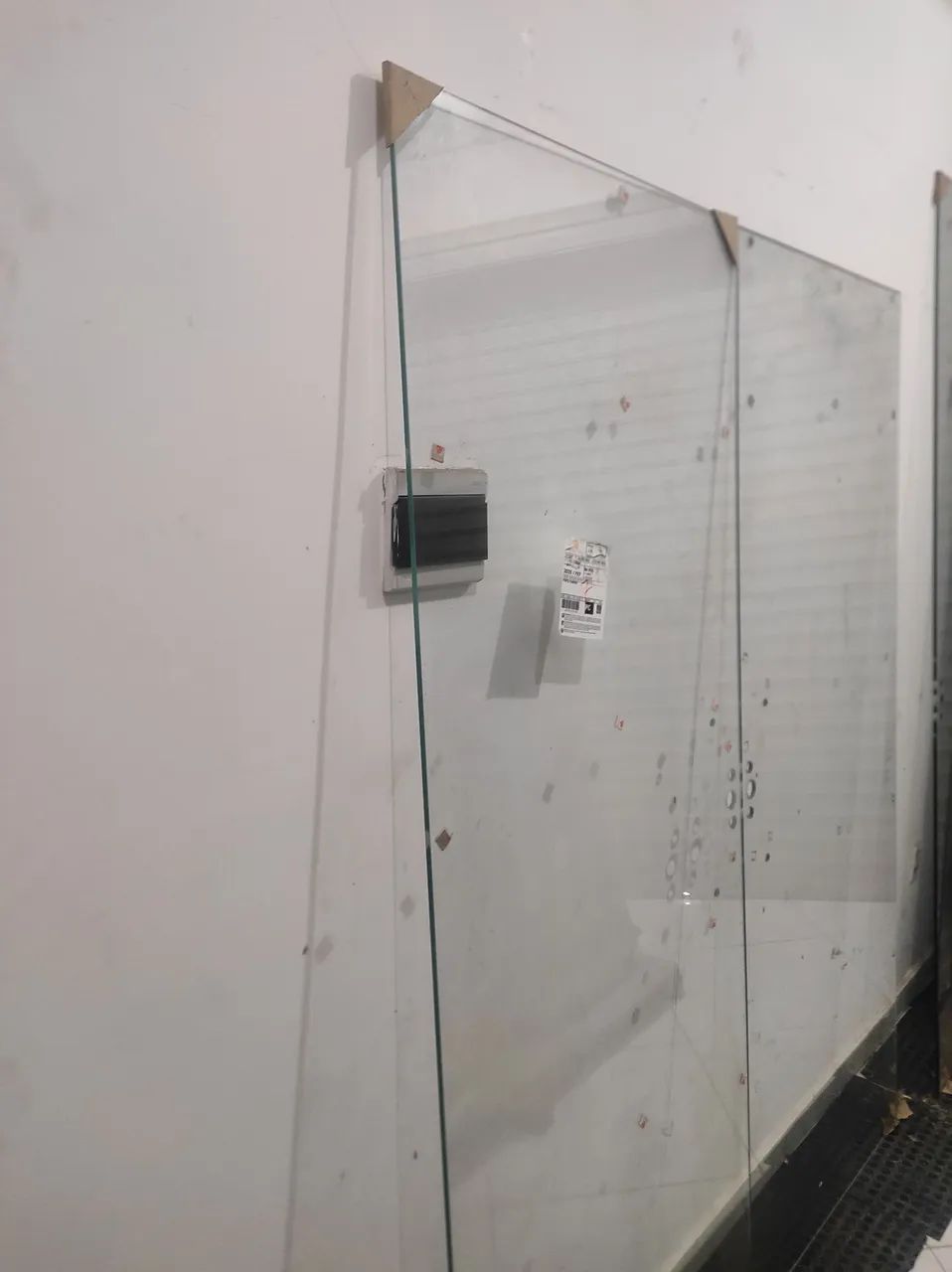Porta blindex 2,45x1,30 COMPLETA R$950 OU R$500 SÓ OS VIDROS não entrego  - Foto 2