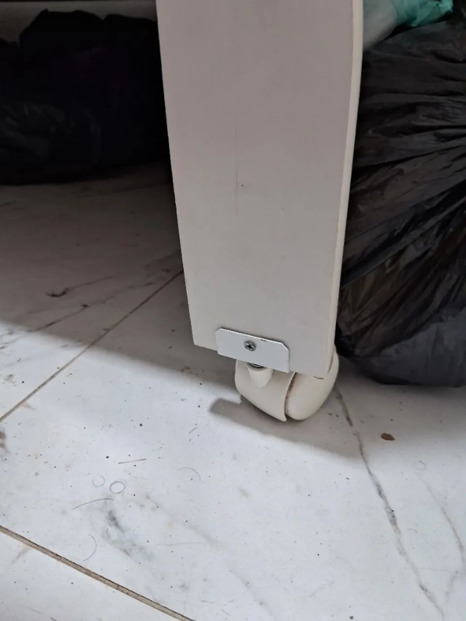 Vendo berço que vira cama mais colchão  - Foto 4