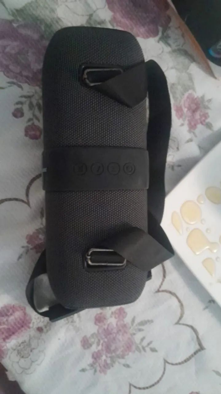 Caixa de Som Bluetooth Portátil - Foto 2
