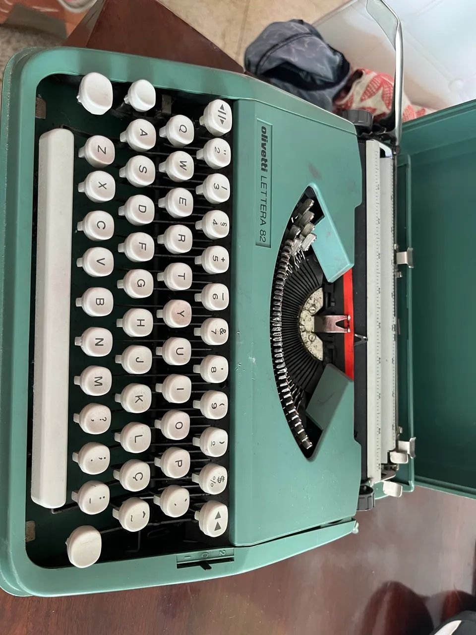 Olivetti lettera 82