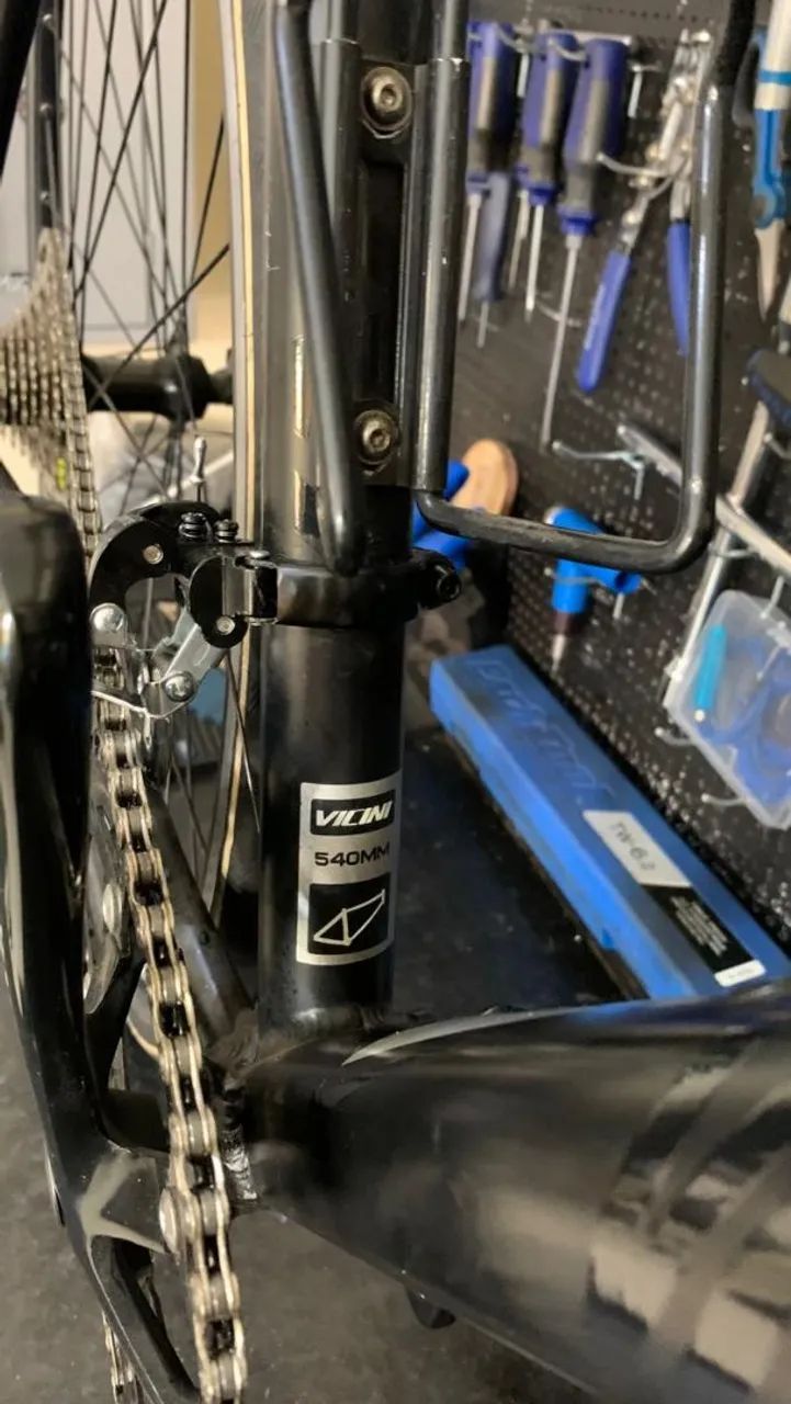 Bicicleta Speed Vicinitech Roubaix II quadro 540mm aro 29 preta e cinza - Foto 5