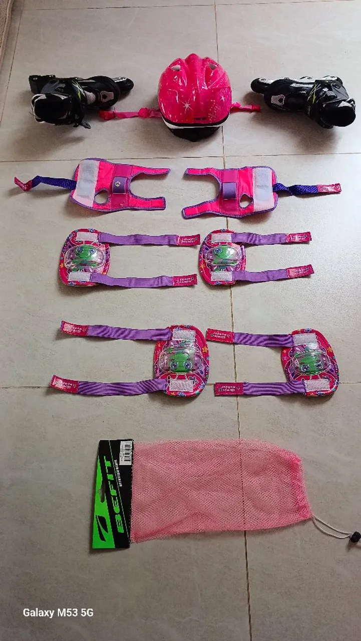 Patins infantil (pés de 25 à 30) + Kit de proteção COMPLETO