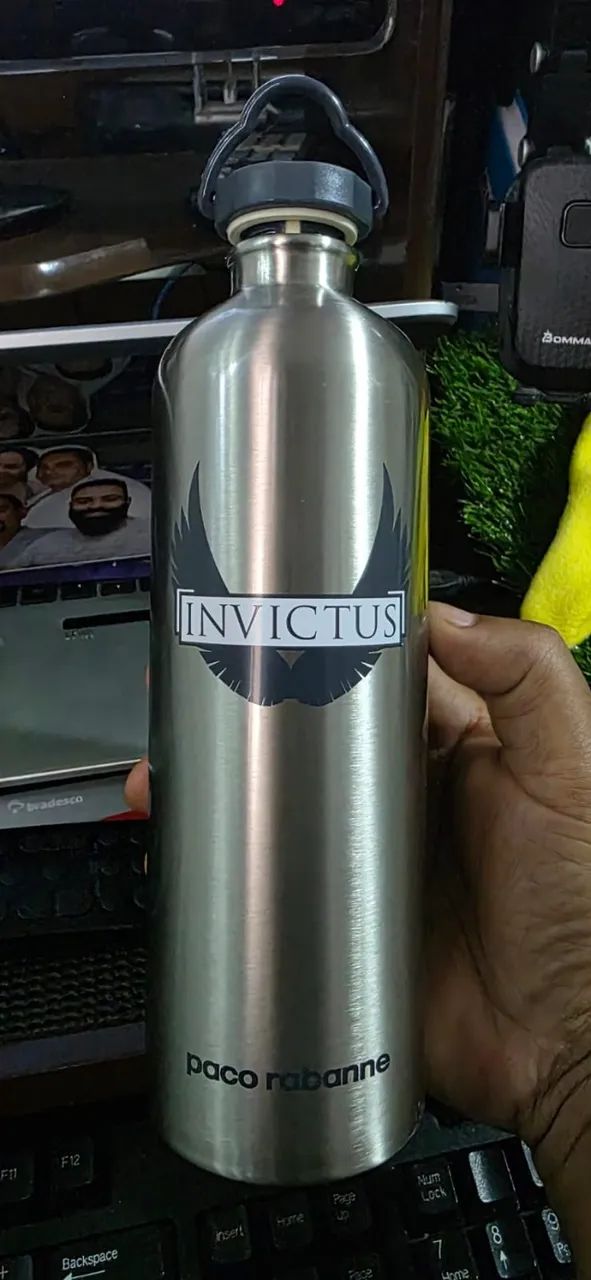 Squeeze em AÇO inox INVICTUS BY PACO RABANNE RECIPIENTE DE ÁGUA  / CORRIDA  - Foto 6