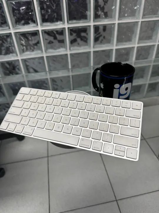 Teclado Apple Magic Keyboard Model A1644 Cor branco 3 meses de garantia 
